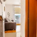 Sea View Apartman *